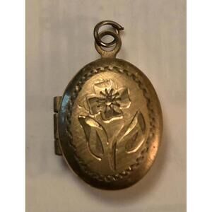 Vintage 1950s 1/20 12K Gold Filled Floral Etched Oval Locket
